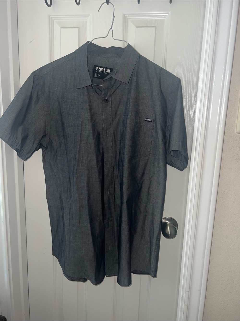 Zoo York Men's Short Sleeve Button-Up Shirt in Charcoal Gray